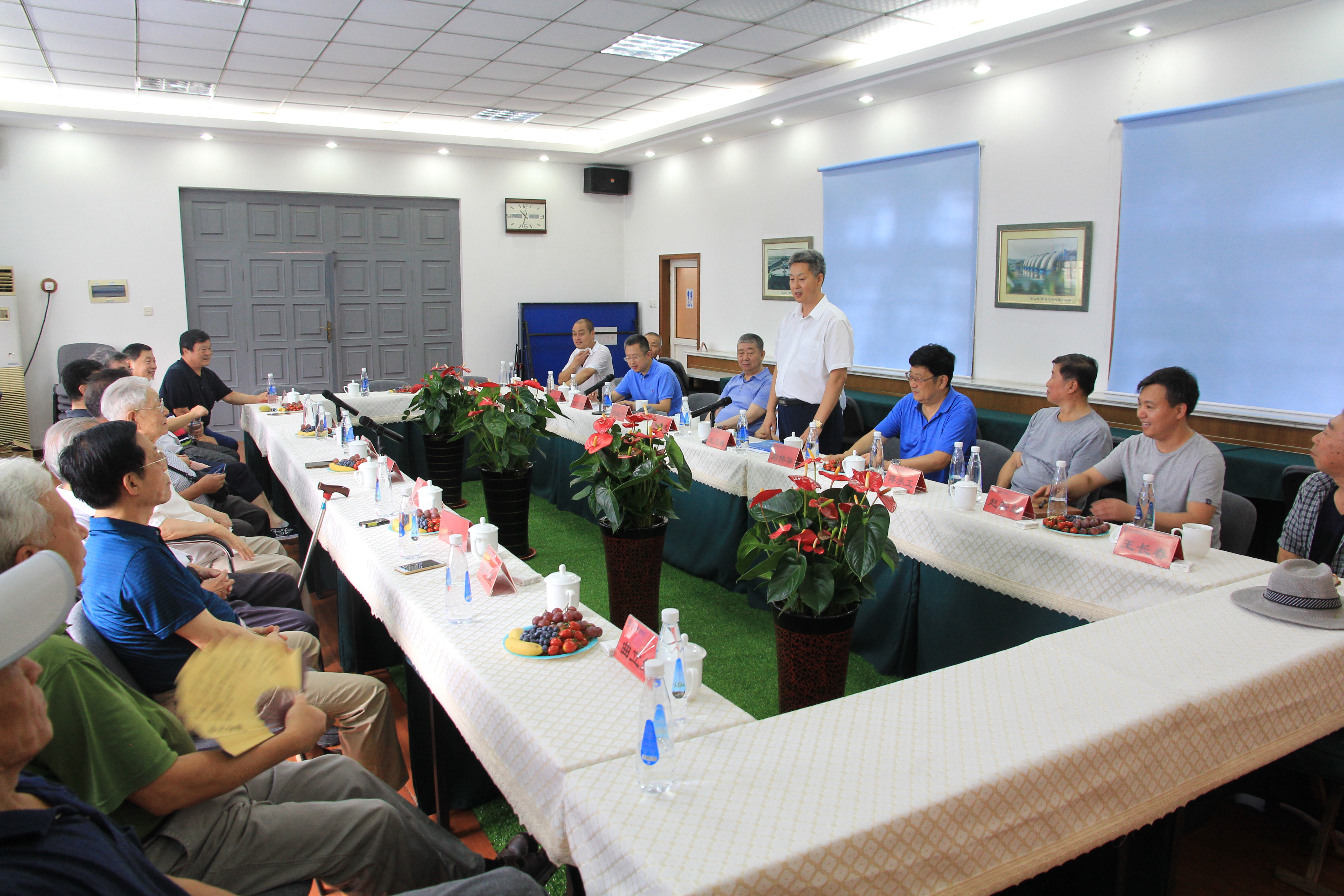 承前啟后 繼往開來 開啟青安新征程 ——慶祝公司成立六十周年老領(lǐng)導(dǎo)座談會(huì)紀(jì)實(shí)